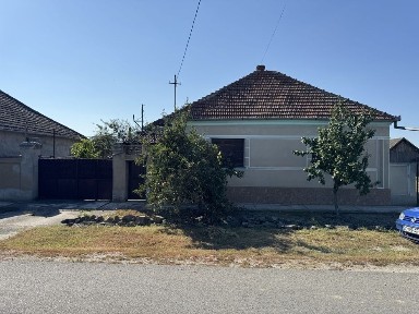 Proprietate spațioasă 1440mp, front 18.5m, str. Ștefan cel Mare - ideală pentru familie sau activitate
