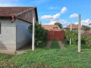 Vănd casă Iratoșu
