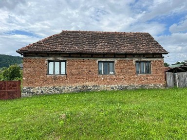 Vand Casa in Revetiș, judetul Arad, teren 2880 mp, fantanta + curent