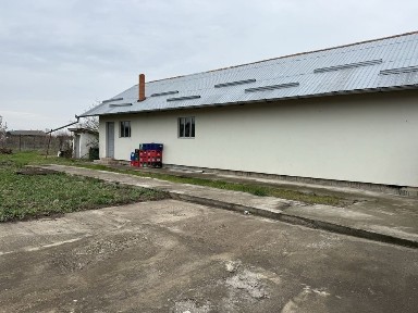 Spațiu comercial magazin Șeitin 703 mp teren vitrină stradală