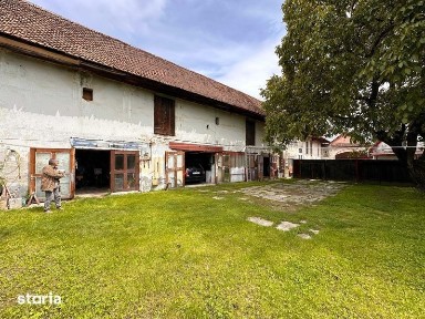 Vand casa indep. cu teren de circa 2447 m², in com. Vulcan jud. Brasov