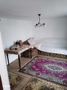 Vand casa cu teren la tara.
