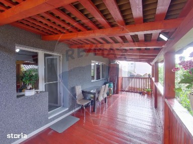 Apartament cu 3 camere de vânzare