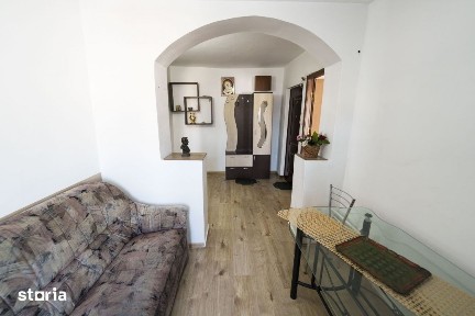 Apartament primitor 2 camere, ideal locuinta sau investitie, Rovine-la