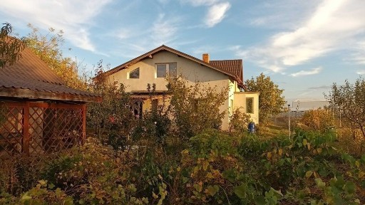 Moara Vlasiei, Casa cu teren 4250 m2