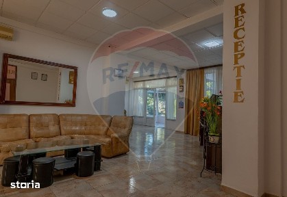 Hotel de vanzare la cateva minute de Podul Mogosoaia