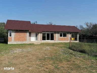 Casa in Busag, teren 9 ari, pozitie super 200 m din DN