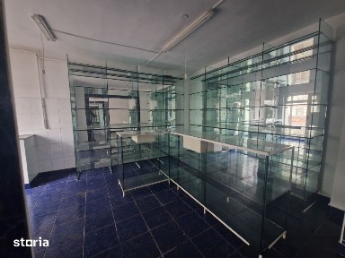 Spatiu comercial de vanzare, 48 mp, zona Decebal - Meda