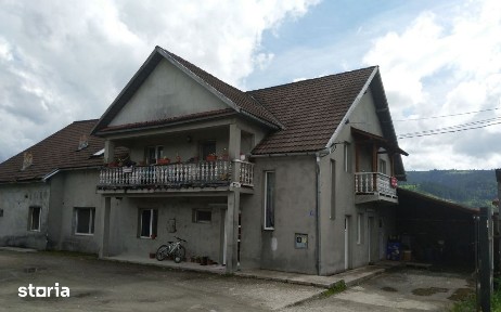 Spațiu comercial de 425 mp si teren de 734 mp