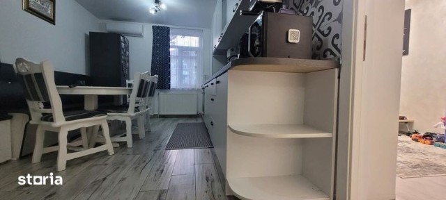 Apartament 3 camere decomandat, renovat, parter.