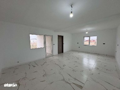 Apartament de vânzare la Casă 3 Camere Via Carmina