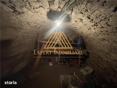 Casa centrala acces la doua strazi cu 751 mp, pret usor negociabil Su