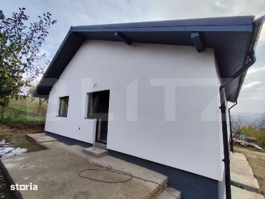 Casa parter cu panorama deosebita, acces excelent si toate utilitatile