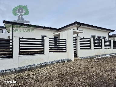 CASA PARTER 4 camere, 2 bai, GARAJ, teren 630mp,Valea Adanca-Miroslava
