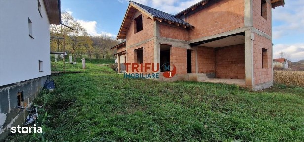 Casă de vânzare 4 camere zona Valea Popii