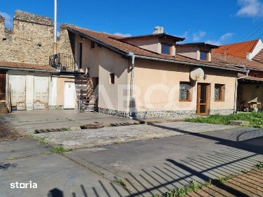 Casa de vanzare in Sebes langa lac