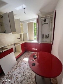 Vand apartament 3 camere,decomandat