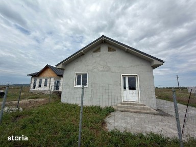 Casa de vanzare, 80 mp, Izvorul Rece