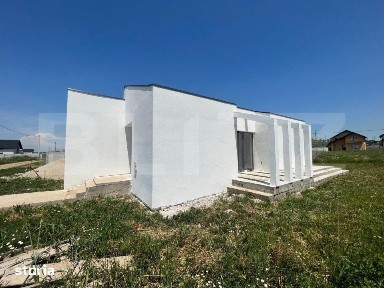 Casa pe parter cu un design deosebit, zona nordica / Simnicul de Jos