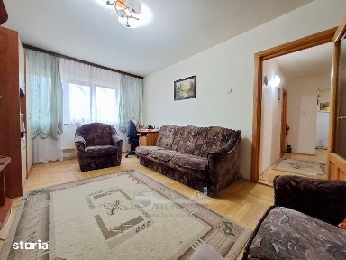 Liber, apartament 3 camere, Nicolina 2, baie cu geam, BLOC 1984, FARA