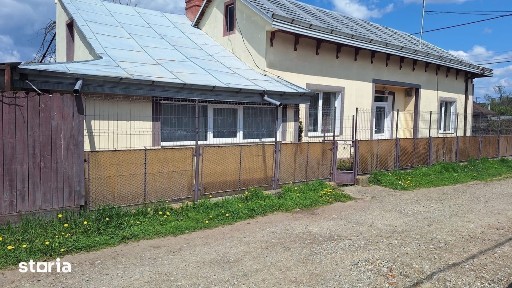 CASĂ 3 CAMERE - CARTIER CFR, BACĂU - TEREN 500 MP