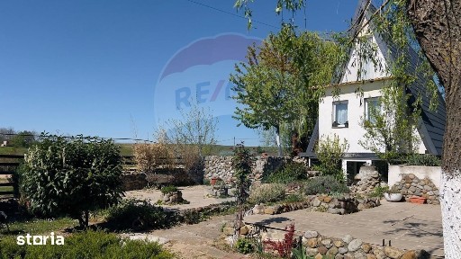 Casă / Vilă cu 4 camere de vânzare