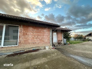 Casa de vanzare cu teren 15 ari - Zona Vetis