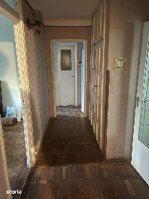 Apartament l mai Craiova in bloc cu 2 apartamente pe etaj