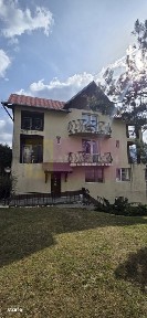 Vila de vânzare cu 8 camere și garaj in Busteni