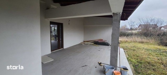 Vand 2 case noi in sat Gageni cu teren 1700MP, la 200m de padure