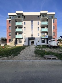 Apartamente noi de vanzare