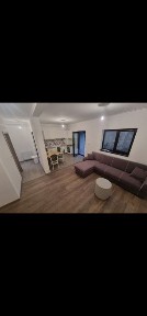 Case înșiruite la cheie, mobilate