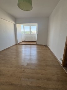 Apartament 3 camere in Campina