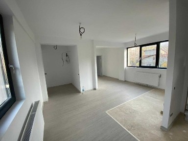 Vanzare/inchiriere imobil P+2 cu 10 apartamente 2 camere