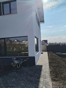 Casă de vânzare la Lisaura, 120 m2 utili, 5 ari, utilitati - la semifinisat sau la cheie
