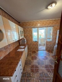 Apartament 3 camere de vanzare | Casa de Cultura | Decomandat
