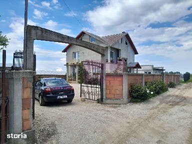 VARASTI (GR) - SE VINDE CASA P+1+M (4 CAM)