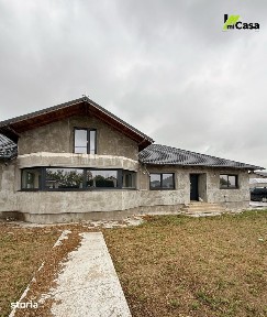 Casă cu 6 camere, în Șendreni