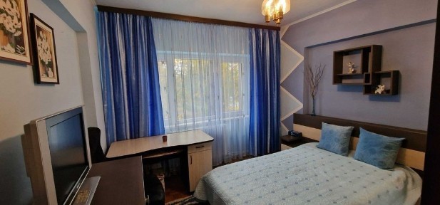 Apartament complet mobilat si utilat, două camere, semidecomandat, etaj 1, zona Gară