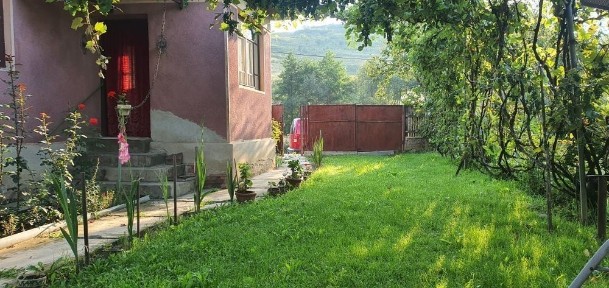 Vand casa de locuit