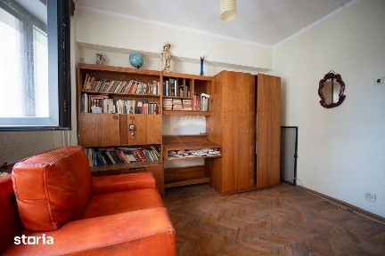 Apartament cu 4 camere de vânzare în zona Central