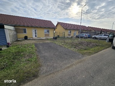 Duplex pe parter Bucovat la asfalt