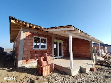 Duplex la asfalt - toate utilitatile - perete dublu