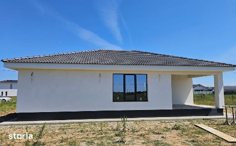 Casa de vanzare Santandrei cu terasa,dressing si camara