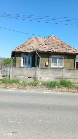 Casa cu teren generos de 1100 mp in Comuna Mica - ideala pentru inve