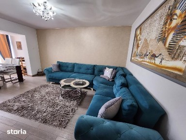 De vanzare Apartament 4 camere, zona Cetate Liceul Sportiv.