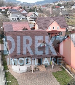 Casă de vânzare cu 3 dormitoare, 2 băi și terasă-Bistrita