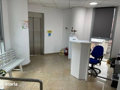 Vitan-Mall, imobil S+P+4