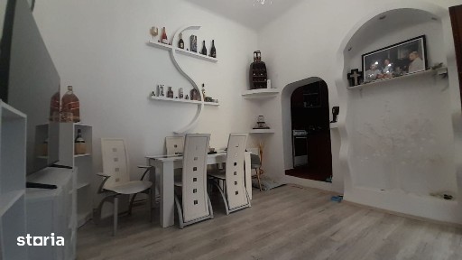 Apartament la casa cu 2 camere, suprafata utila 64 mp, zona centrala