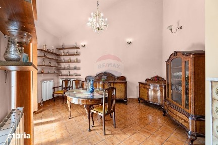 Casă cu 3 camere de vânzare în zona Intim- Str. Andrei Saguna